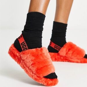 Women’s Ugg Fluff Yeah Slippers In Hazard Orange Size 7 Logo Band